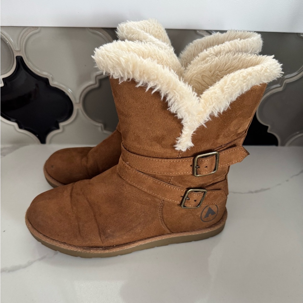 Airwalk Brown Ankle Boots with Cream Fur Lining